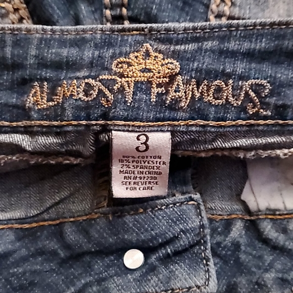 Shorts - Picture 3 of 3